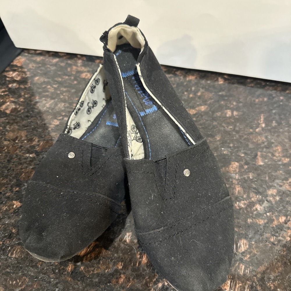 Mad Love Black Canvas Slip-On Flats Womens Size 7 Round Toe Alpargata Shoes